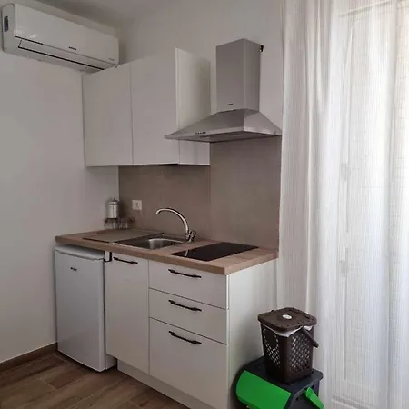 La Casa Di Enzo 30 Mt Dal Mare Pensión Tre Fontane
